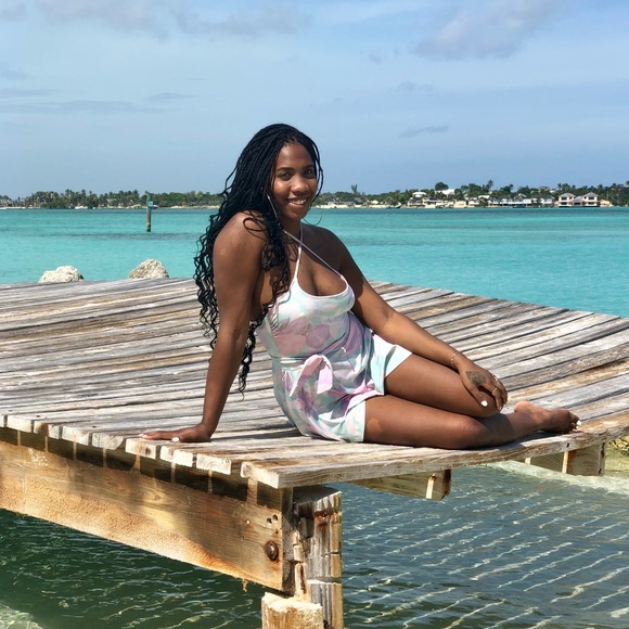 Meet your Posher, Jeanine - Picture 7 of 8